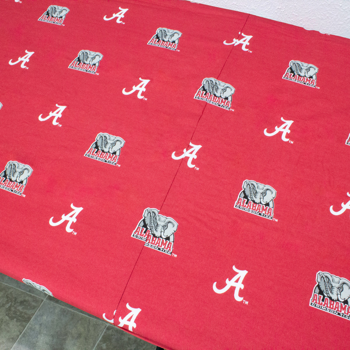 Alabama Crimson Tide Fitted Table Cover / Tablecloth: 3 Sizes Available
