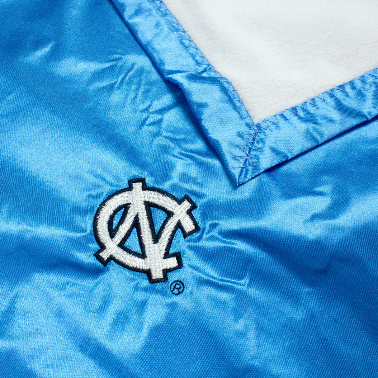 North Carolina Tar Heels Baby Blanket & Slippers Set