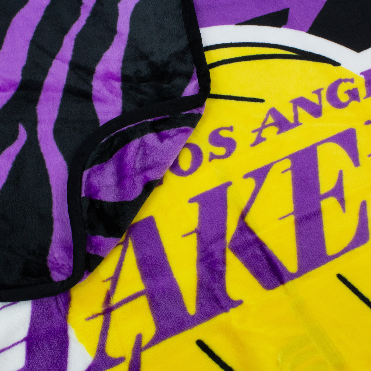 Los Angeles Lakers 50'' x 60'' Plush Raschel Throw Blanket