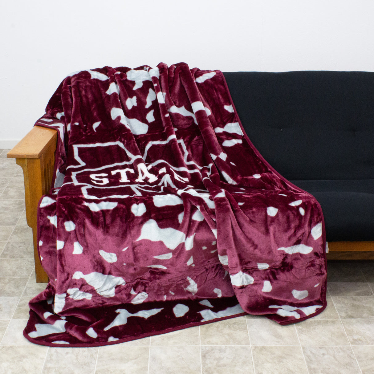 Mississippi State Bulldogs Plush Throw Blanket, Bedspread, 86" x 63"