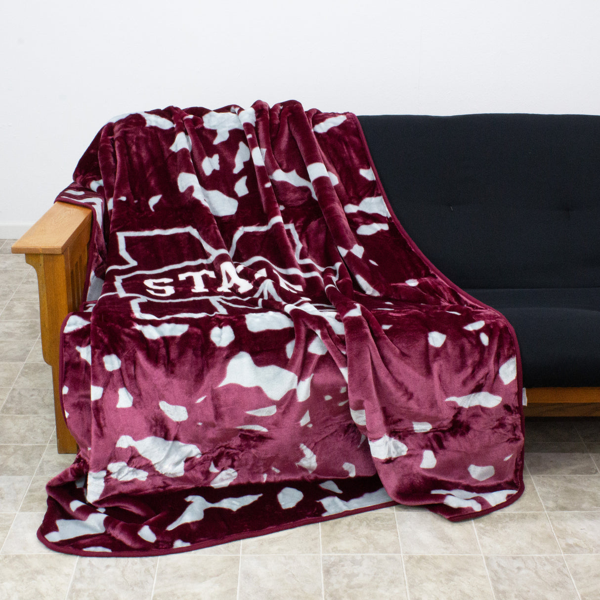 Mississippi State Bulldogs Huge Soft Plush Throw Blanket, 86" x 63"