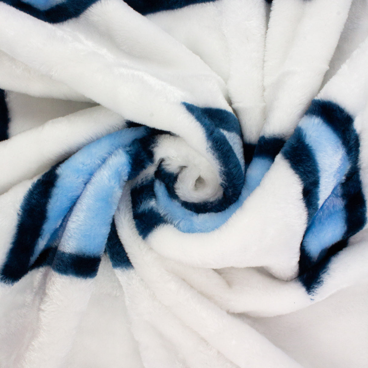 North Carolina Tar Heels Plush Throw Blanket, Bedspread, 86" x 63"