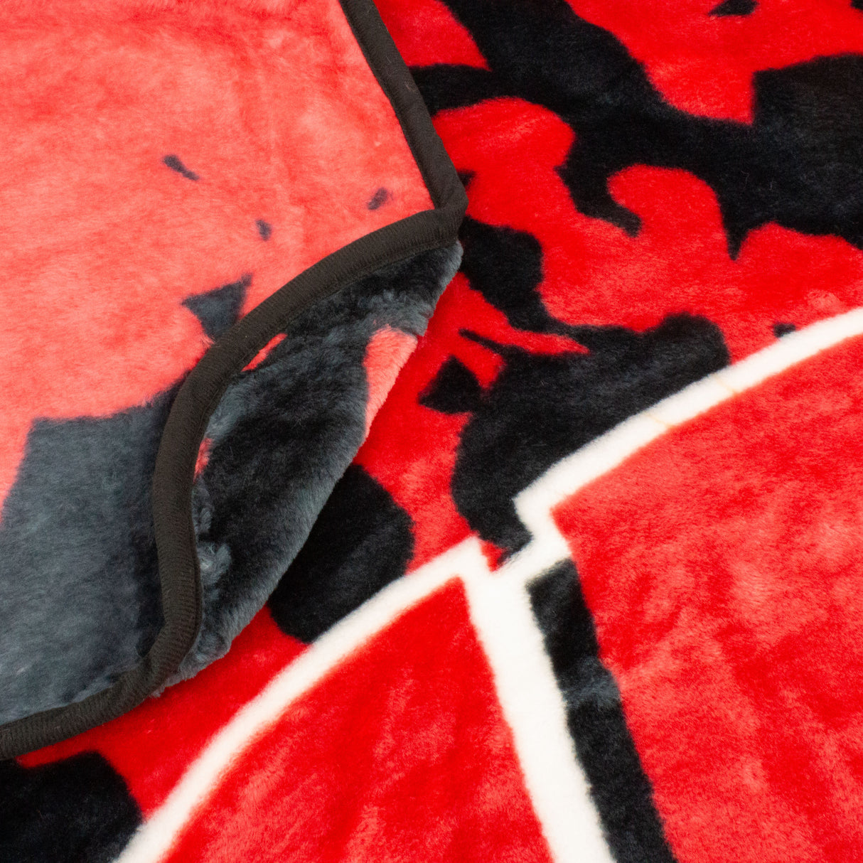 Wisconsin Badgers Plush Throw Blanket, Bedspread, 86" x 63"