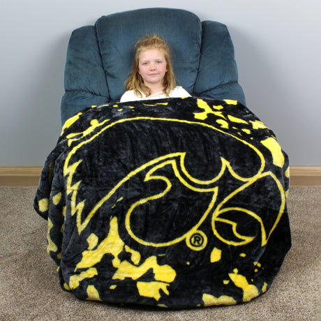 Iowa Hawkeyes Plush Throw Blanket, Bedspread, 86" x 63"