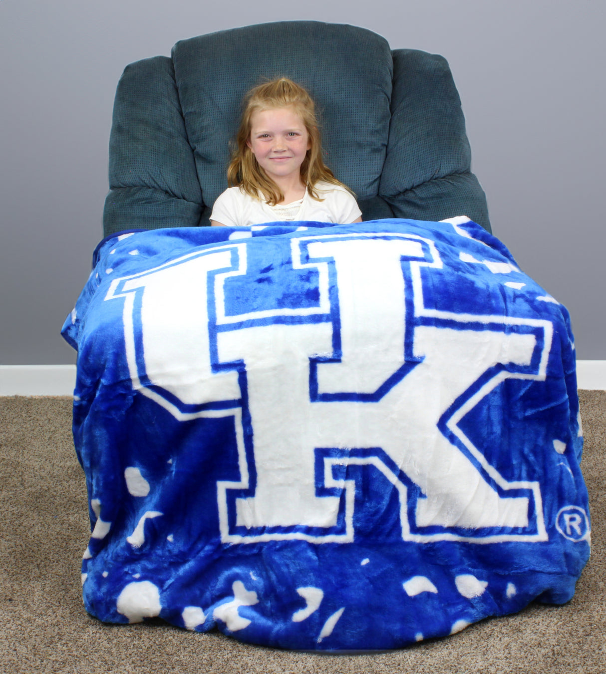 Kentucky Wildcats Plush Throw Blanket, Bedspread, 86" x 63"