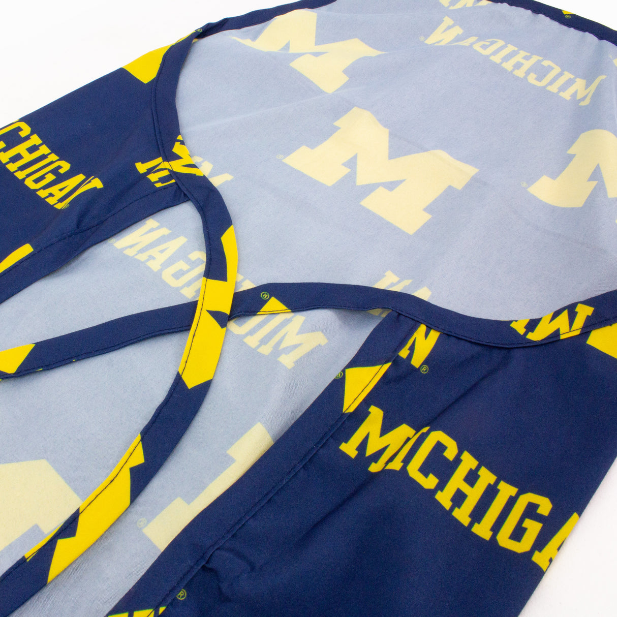 Michigan Wolverines Grilling Tailgating Apron with 9" Pocket, Adjustable