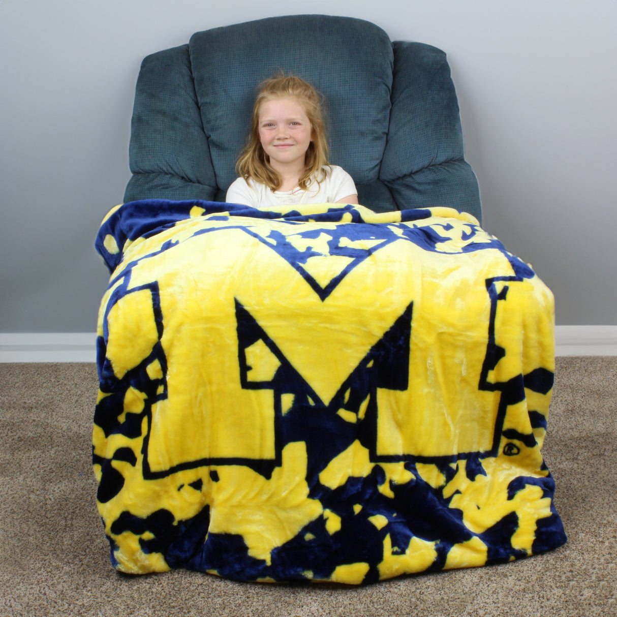 Michigan Wolverines Huge Soft Plush Throw Blanket, 86" x 63"