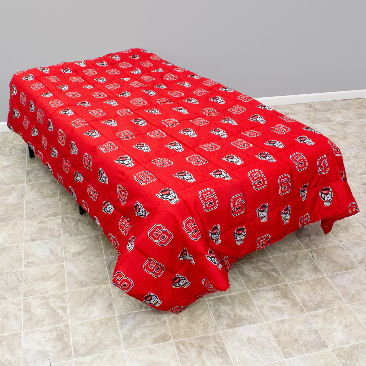 North Carolina State Wolfpack Reversible Big Logo Soft and Colorful Comforter