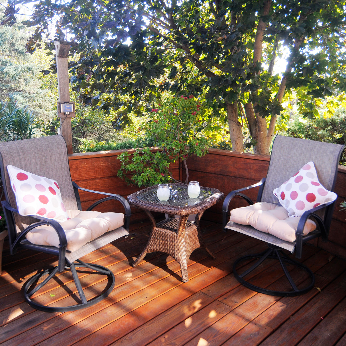 Garnet and Gray Big Dots Outdoor Decorative Pillow