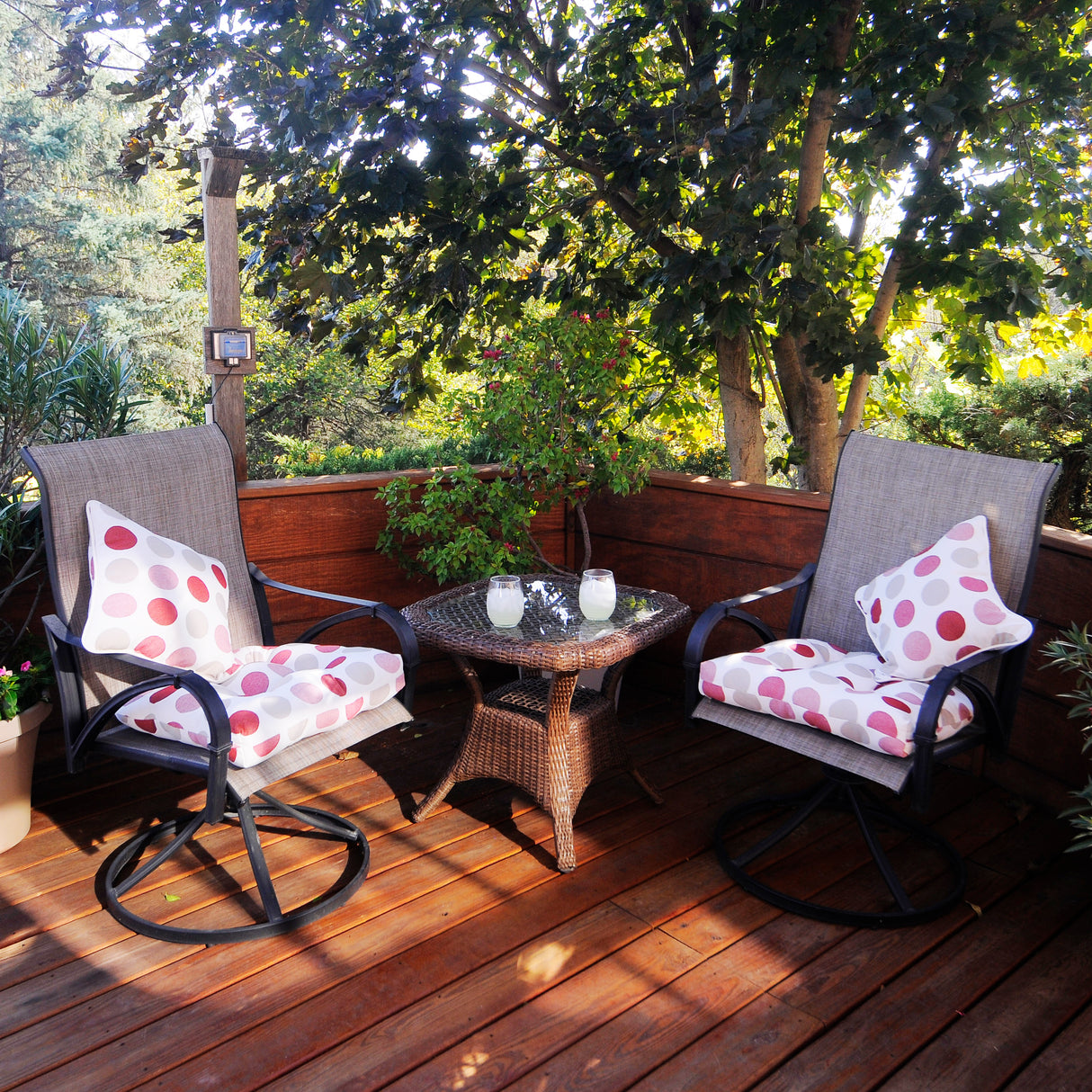 Garnet and Gray Big Dots Outdoor Decorative Pillow