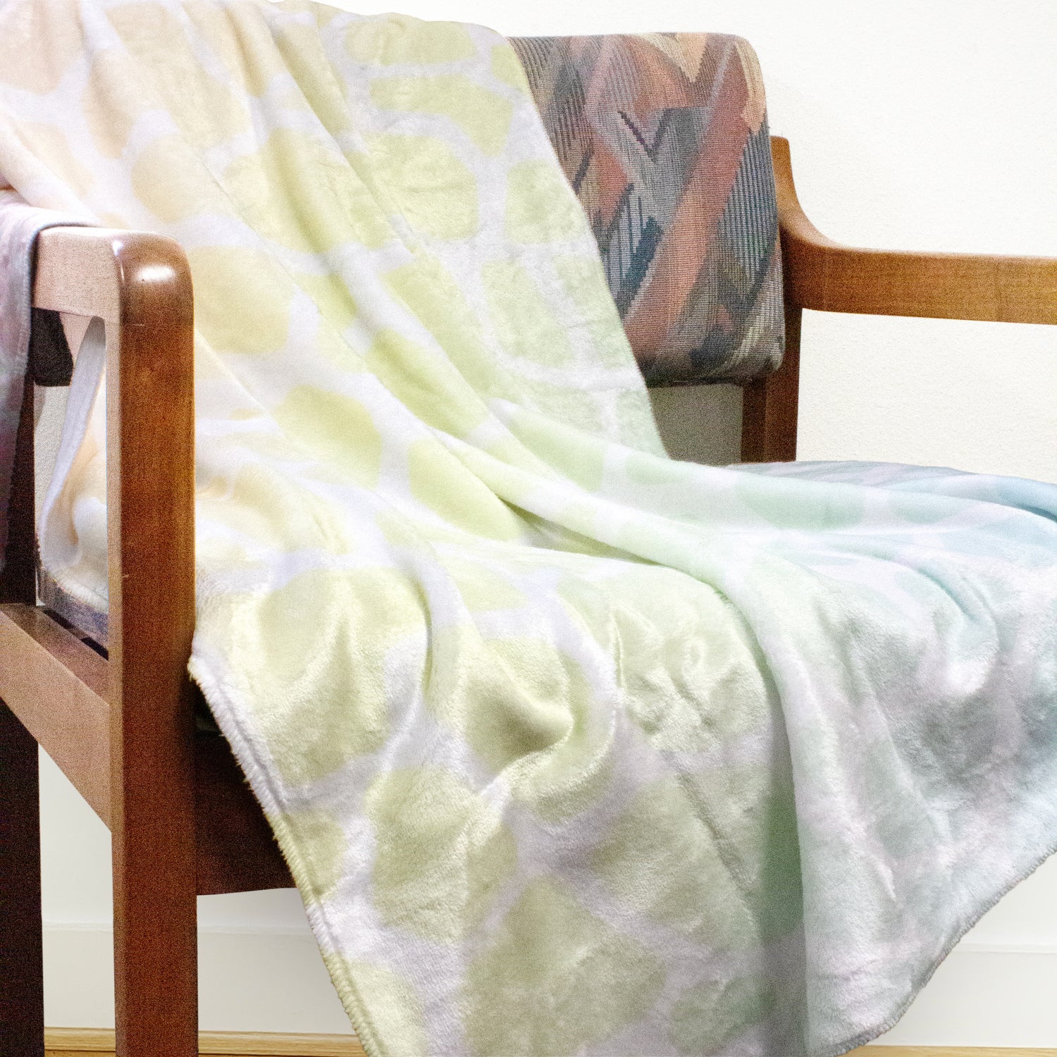 Giraffe Print Throw Blanket