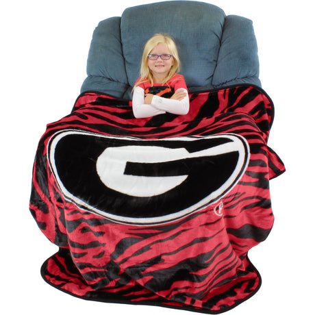 Georgia Bulldogs Raschel Throw Blanket