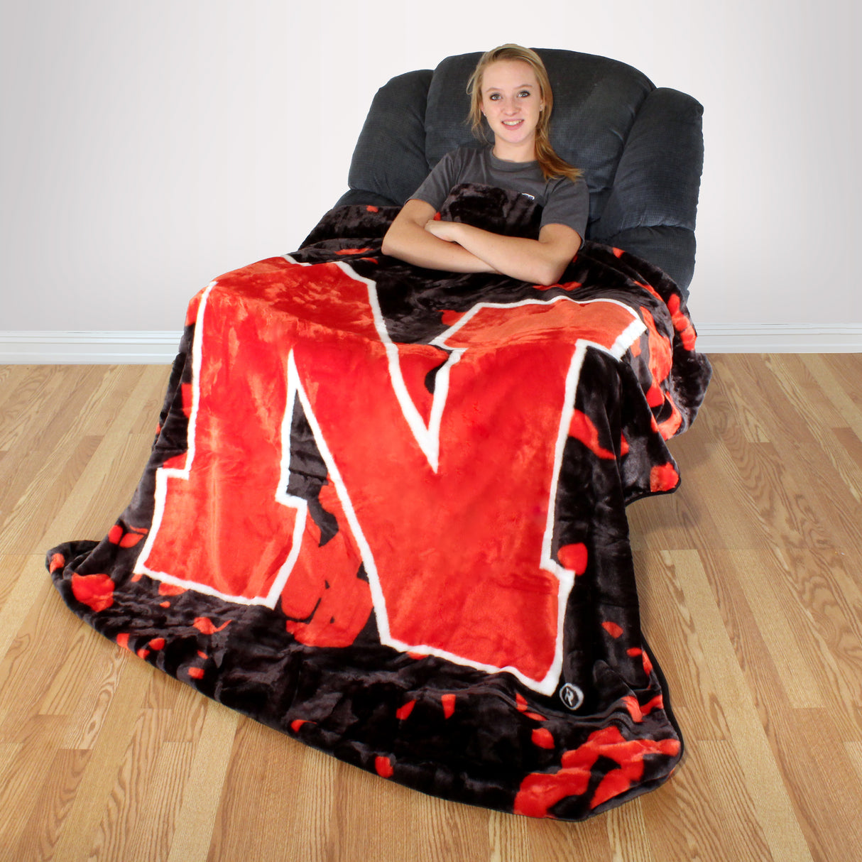 Nebraska Cornhuskers Huge Soft Plush Throw Blanket, 86" x 63"