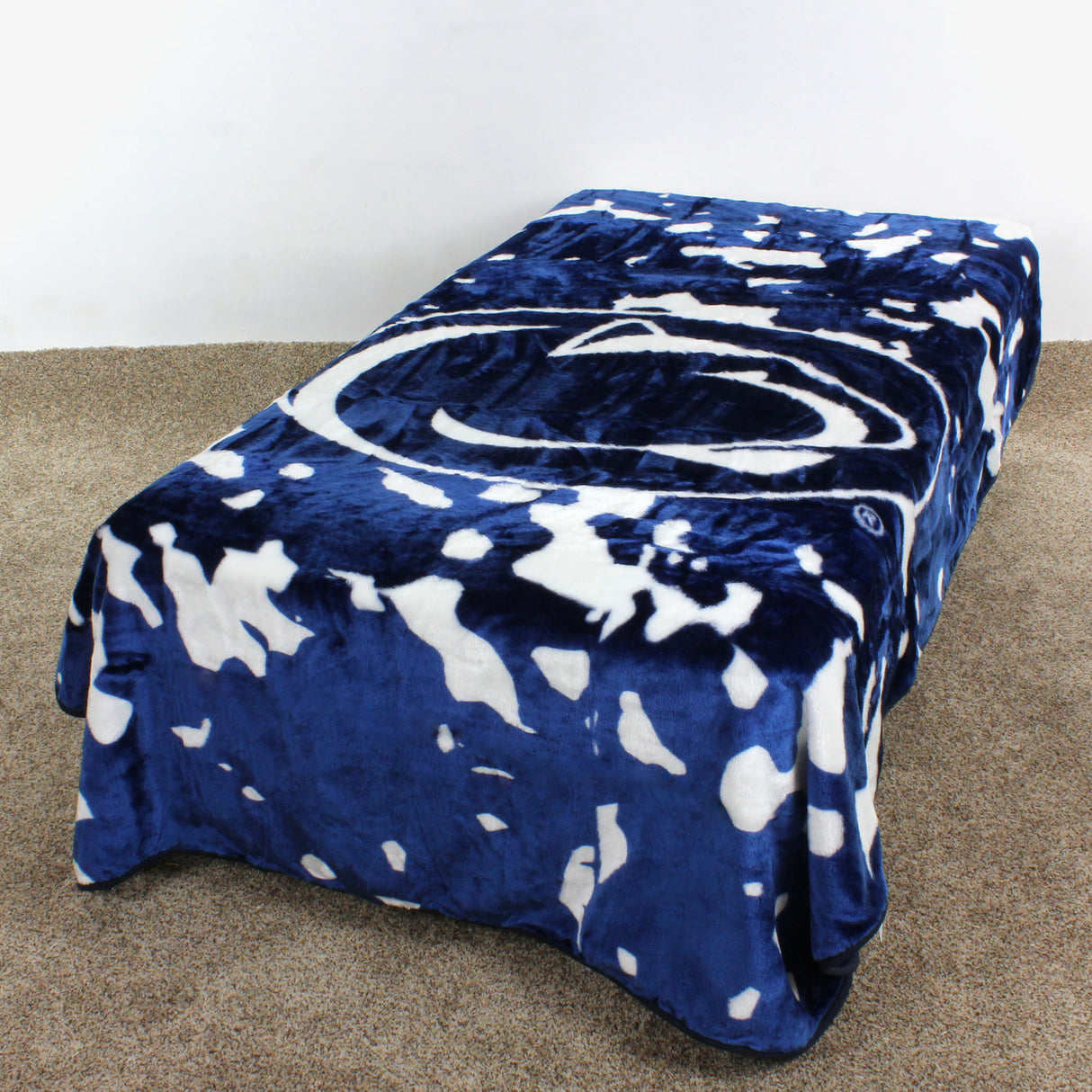 Penn State Nittany Lions Huge Soft Plush Throw Blanket, 86" x 63"