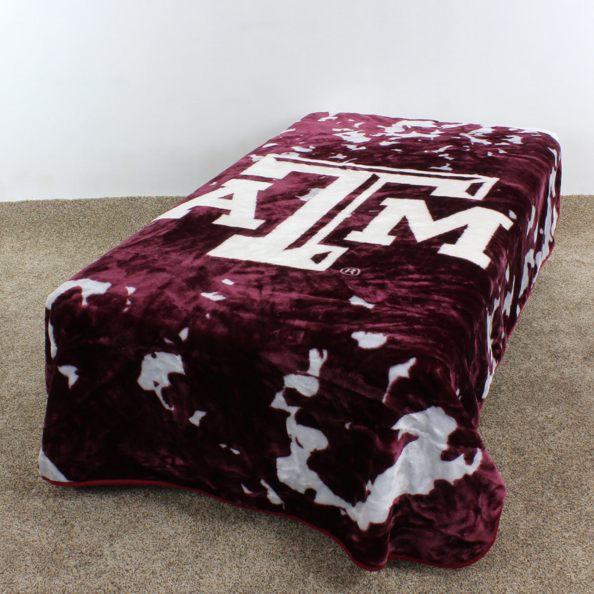 Texas A&M Aggies Plush Throw Blanket, Bedspread, 86" x 63"