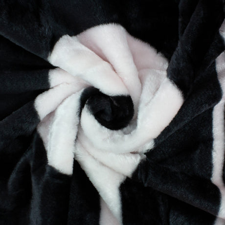 Georgia Bulldogs Huge Soft Plush Throw Blanket, 86" x 63"