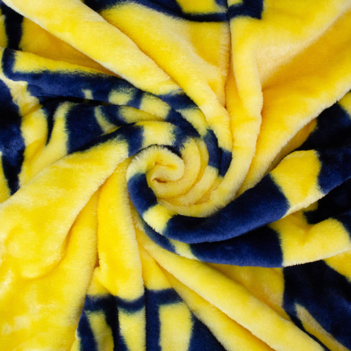 Michigan Wolverines Throw Blanket