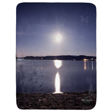 Moonrise Over Water Throw Blanket