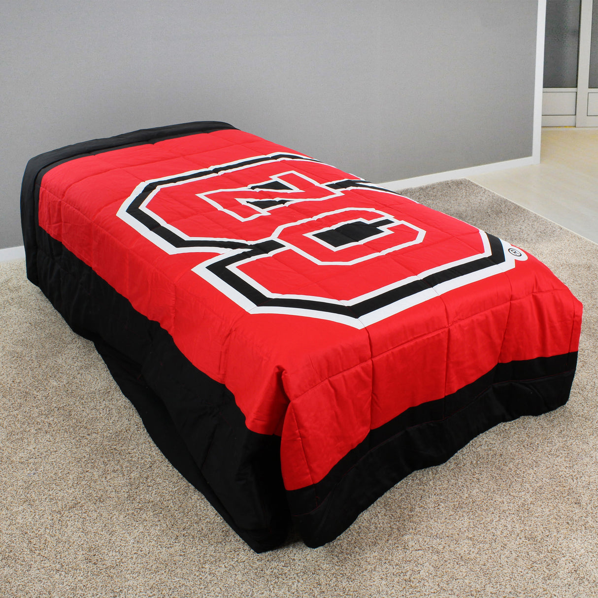 North Carolina State Wolfpack 2 Sided Big Logo Light Comforter