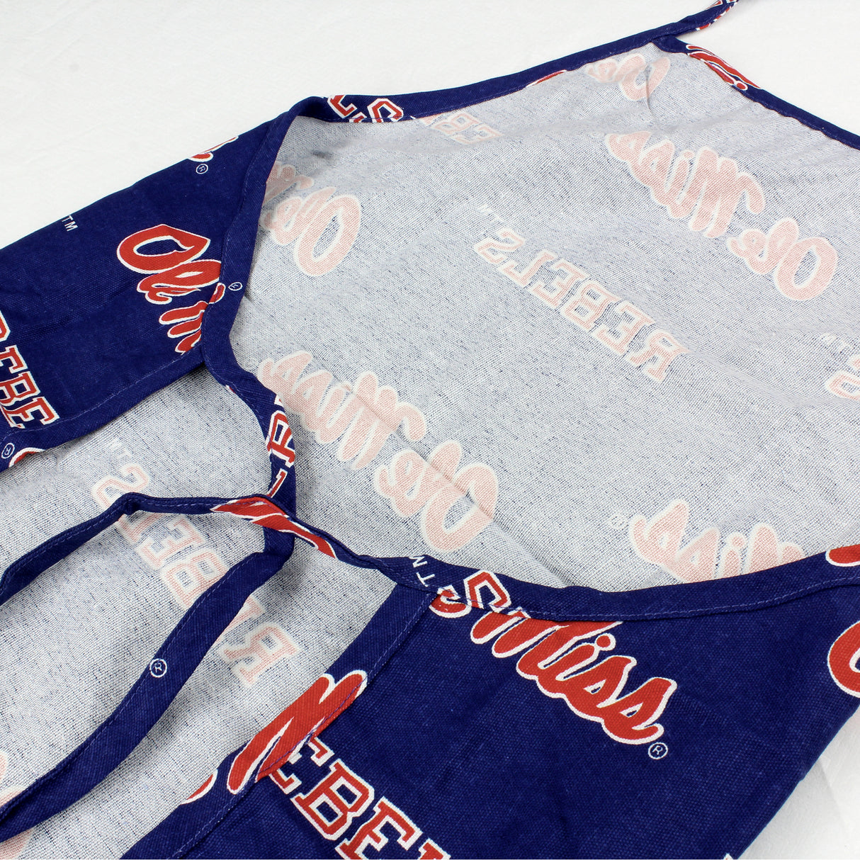 Ole Miss Rebels Grilling Tailgating Apron with 9" Pocket, Adjustable